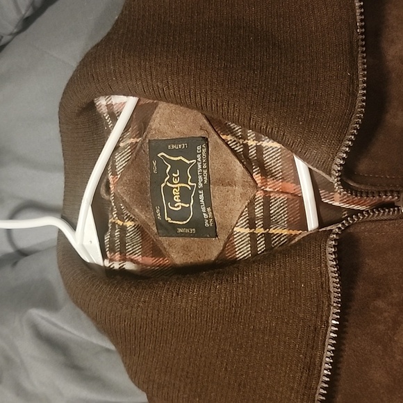 FINAL PRICE DROP! LEATHER JACKET - Picture 6 of 10